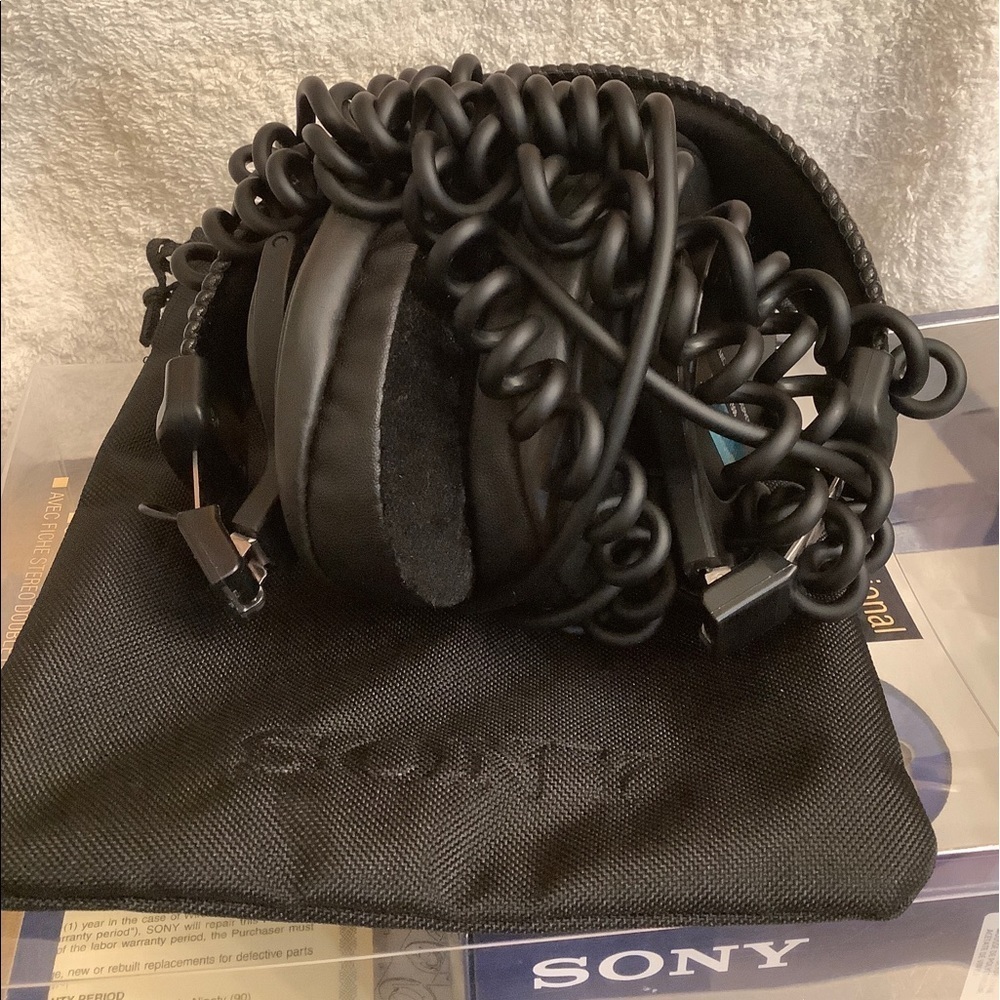 Sony Professional MDR-7506 Sound Monitor Headphones - Picture 8 of 8